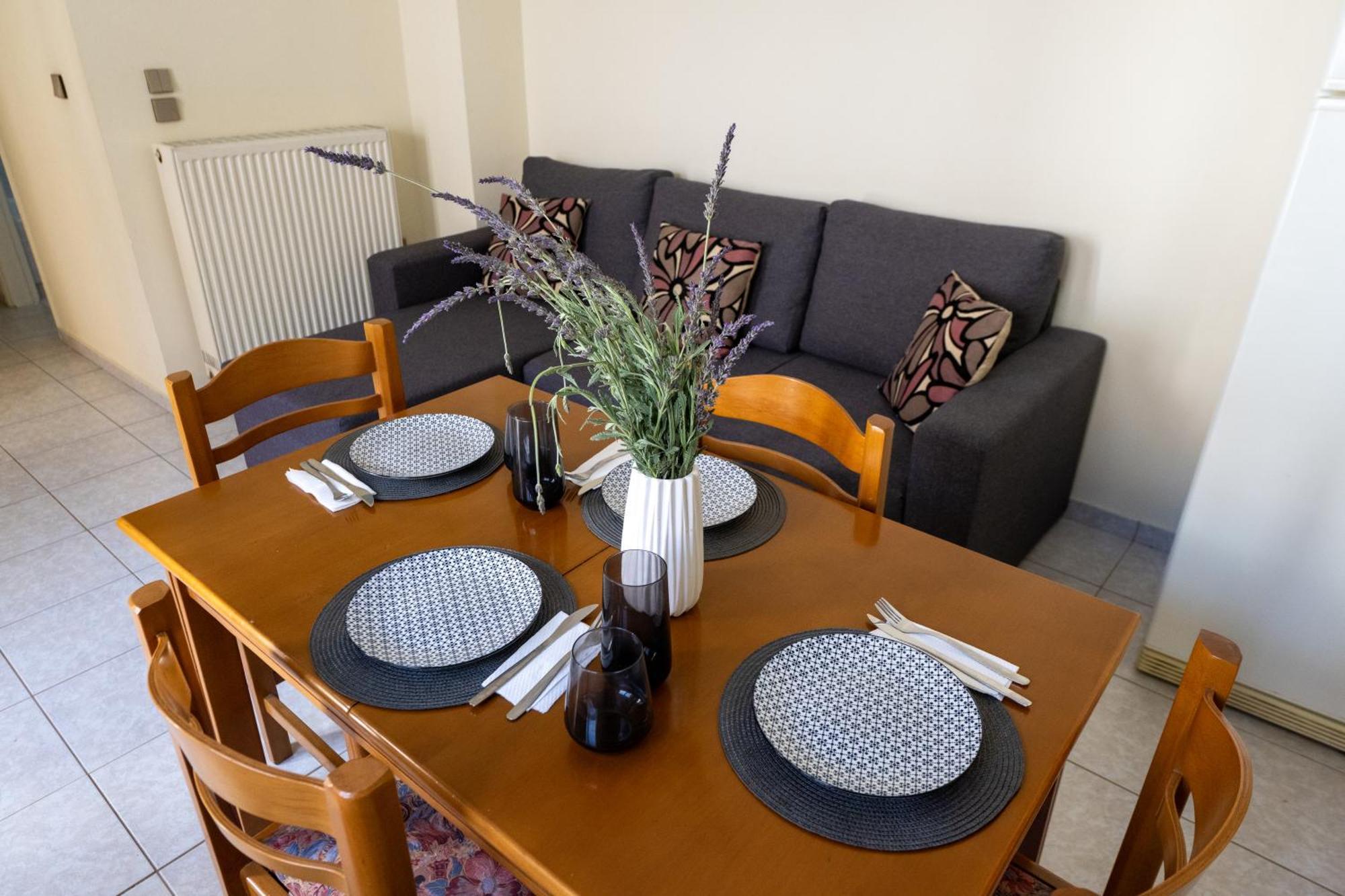 Mando Patrasso - Classical Apartment In The Center Of Patras With Free Parking Buitenkant foto