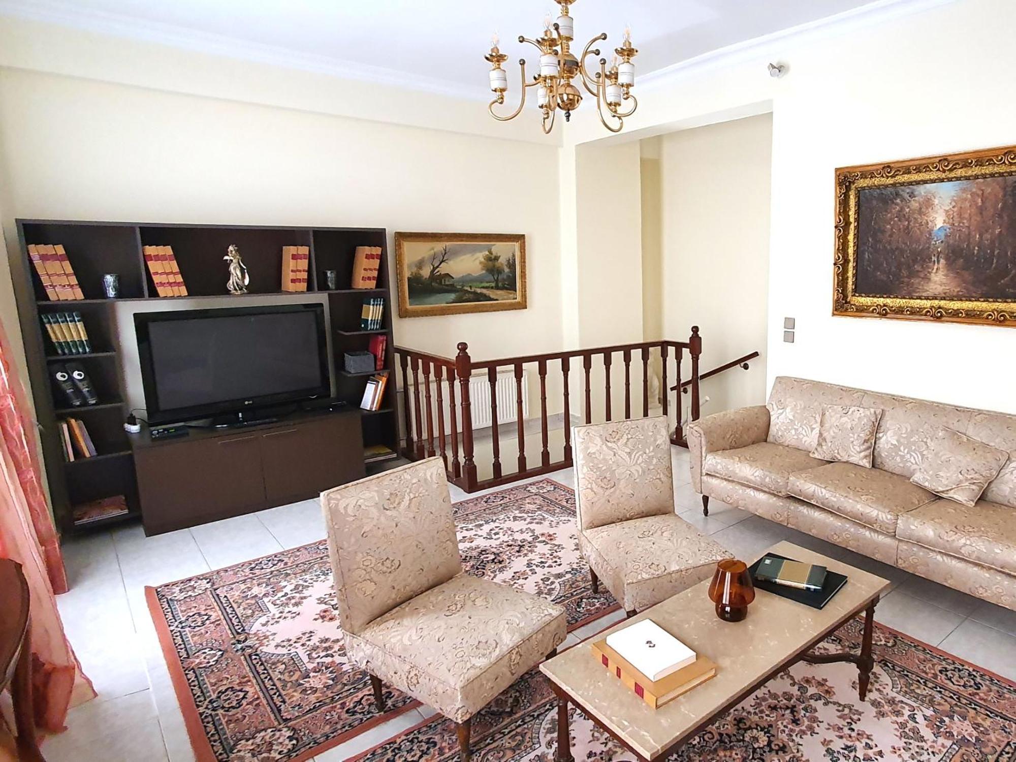 Mando Patrasso - Classical Apartment In The Center Of Patras With Free Parking Buitenkant foto