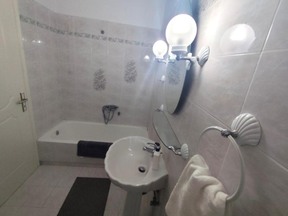 Mando Patrasso - Classical Apartment In The Center Of Patras With Free Parking Buitenkant foto