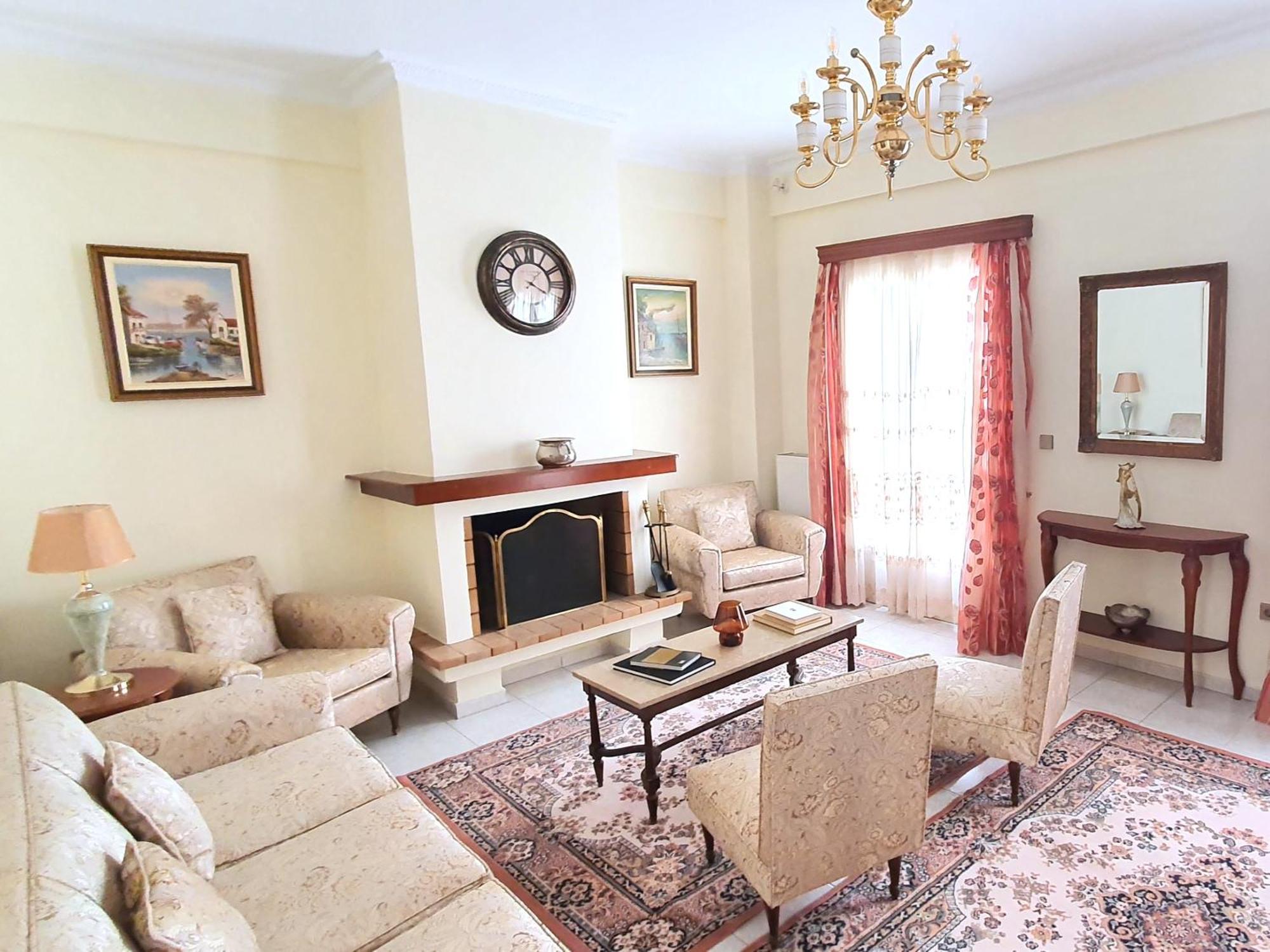 Mando Patrasso - Classical Apartment In The Center Of Patras With Free Parking Buitenkant foto