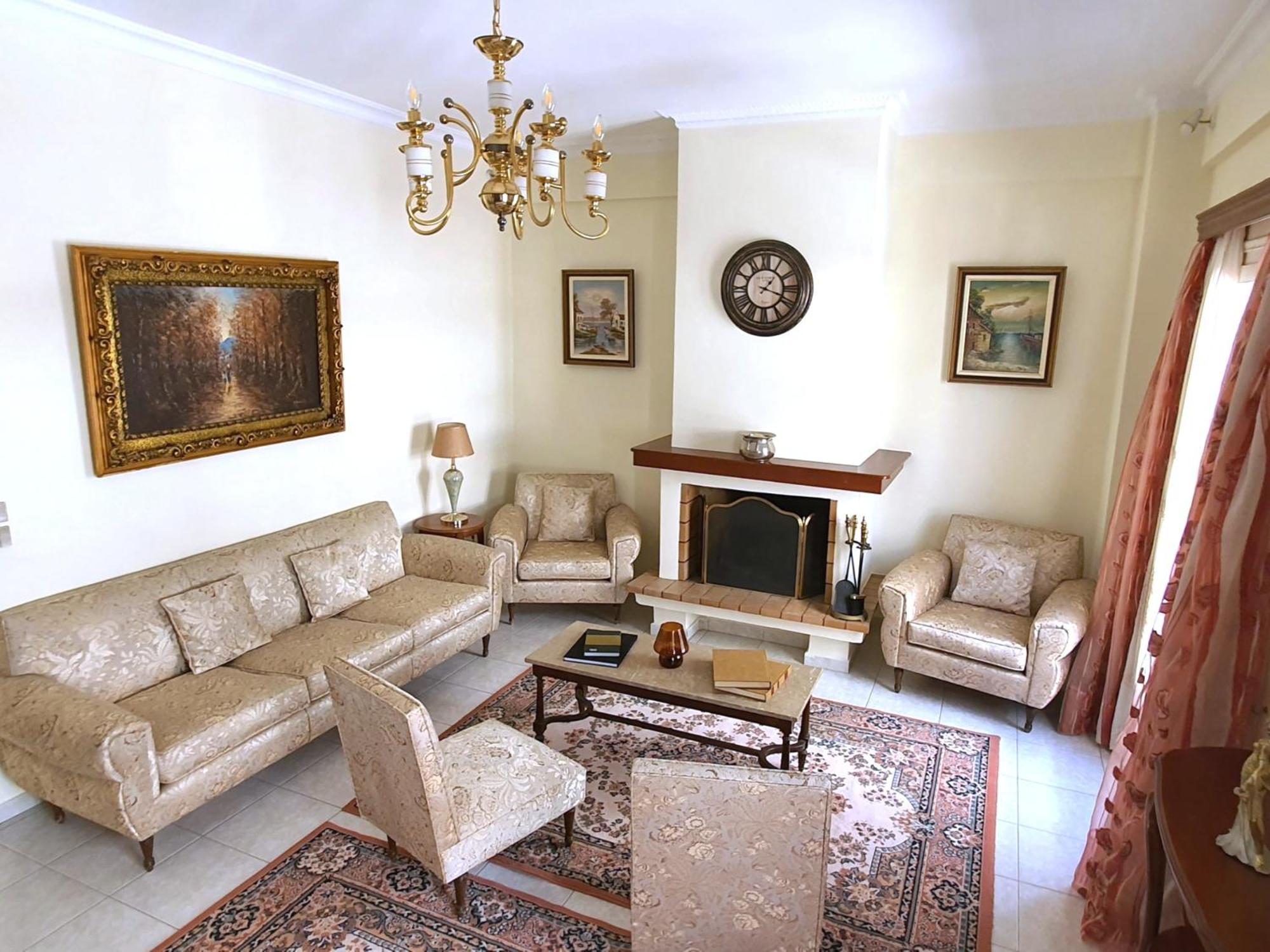Mando Patrasso - Classical Apartment In The Center Of Patras With Free Parking Buitenkant foto